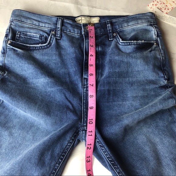 New Free People Busted Knee High Rise Skinny Jeans - Picture 5 of 7